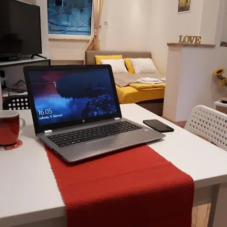 St. Marko Church App アパート