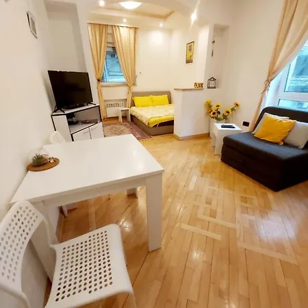 St. Marko Church App アパート *